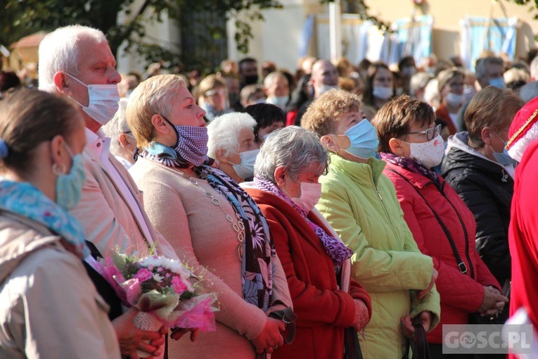 Odpust różańcowy i wręczenie diecezjalnych odznaczeń w Rokitnie