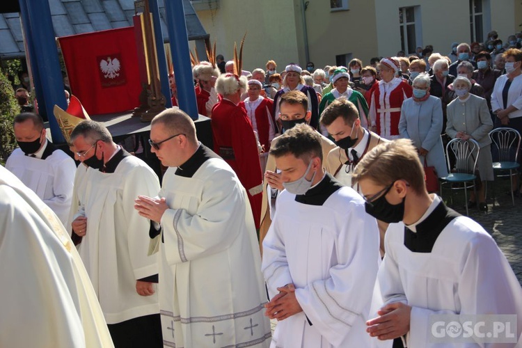 Odpust różańcowy i wręczenie diecezjalnych odznaczeń w Rokitnie