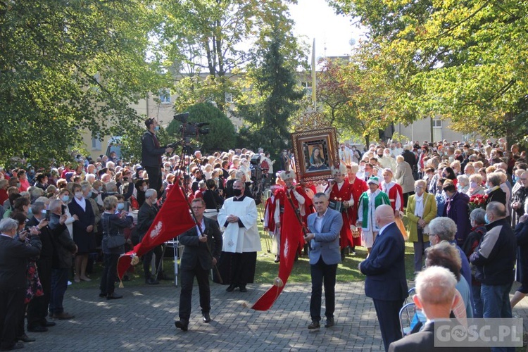 Odpust różańcowy i wręczenie diecezjalnych odznaczeń w Rokitnie