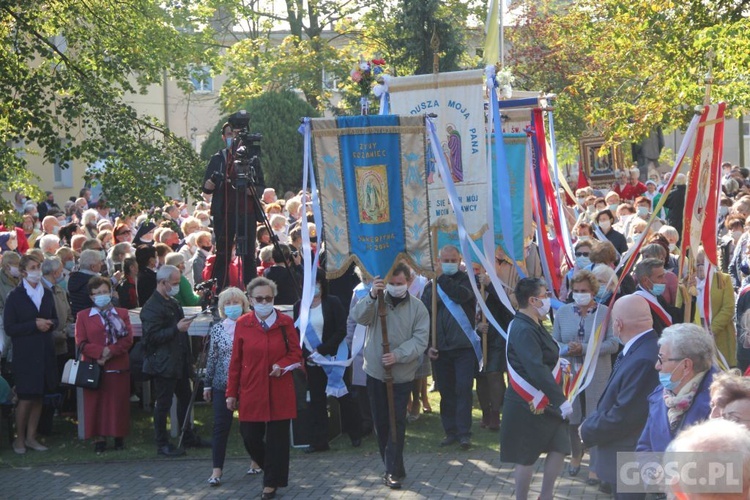 Odpust różańcowy i wręczenie diecezjalnych odznaczeń w Rokitnie