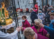 Pielgrzymi mieli okazję pomodlić się przed figurką Matki Bożej