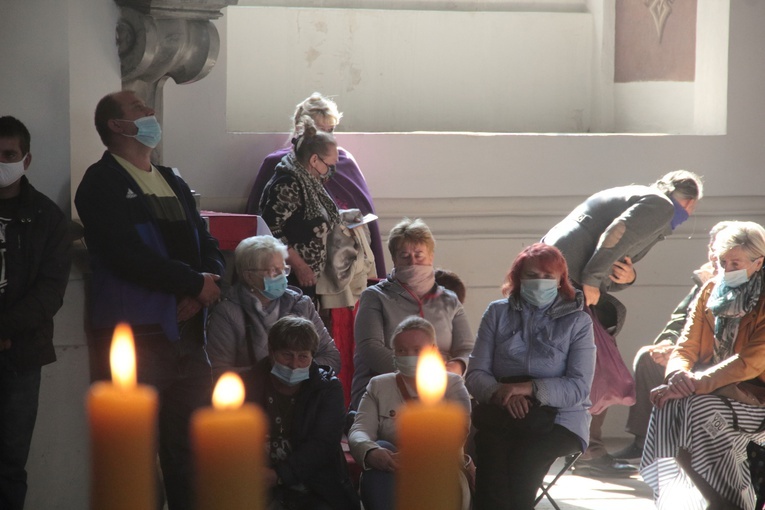 Żywy Różaniec u Matki