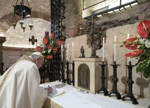 Papież podpisał w Asyżu swoją encyklikę o braterstwie