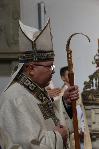 Bp Karol Kulczycki w swoich rodzinnych stronach - Msza św. w Czerninie