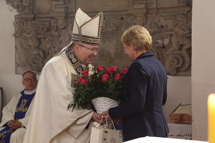 Bp Karol Kulczycki w swoich rodzinnych stronach - Msza św. w Czerninie