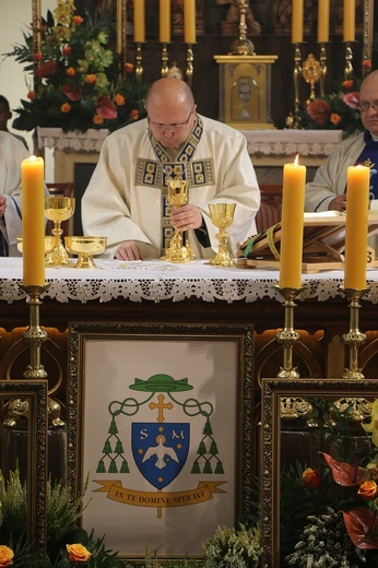 Bp Karol Kulczycki w swoich rodzinnych stronach - Msza św. w Czerninie