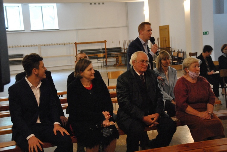 Bierzmowanie i wizytacja w Szymbarku