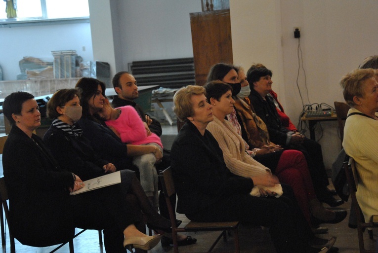 Bierzmowanie i wizytacja w Szymbarku