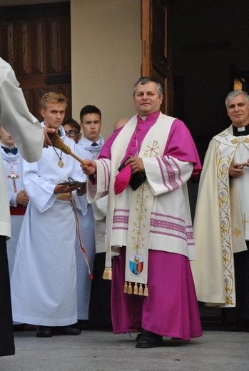 Bierzmowanie i wizytacja w Szymbarku