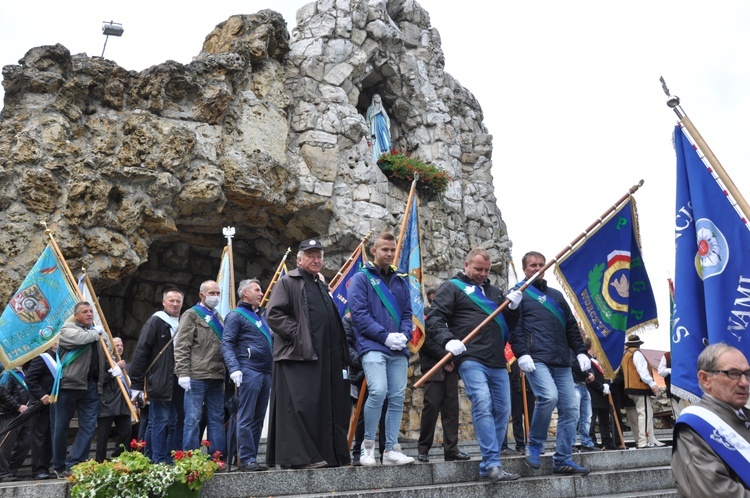 Pielgrzymka hodowców gołębi i orkiestr kalwaryjskich