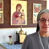 ▲	Siostra Anatolia w kaplicy domu zakonnego przy ul. Zwycięstwa w Koszalinie.