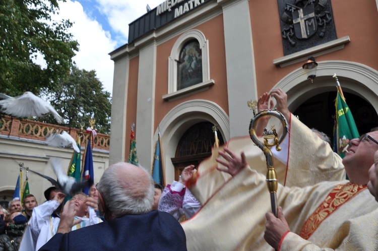 Pielgrzymka hodowców gołębi i orkiestr kalwaryjskich