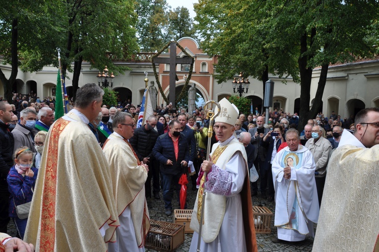 Pielgrzymka hodowców gołębi i orkiestr kalwaryjskich