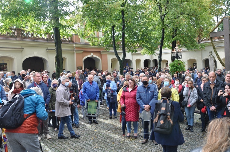 Pielgrzymka hodowców gołębi i orkiestr kalwaryjskich