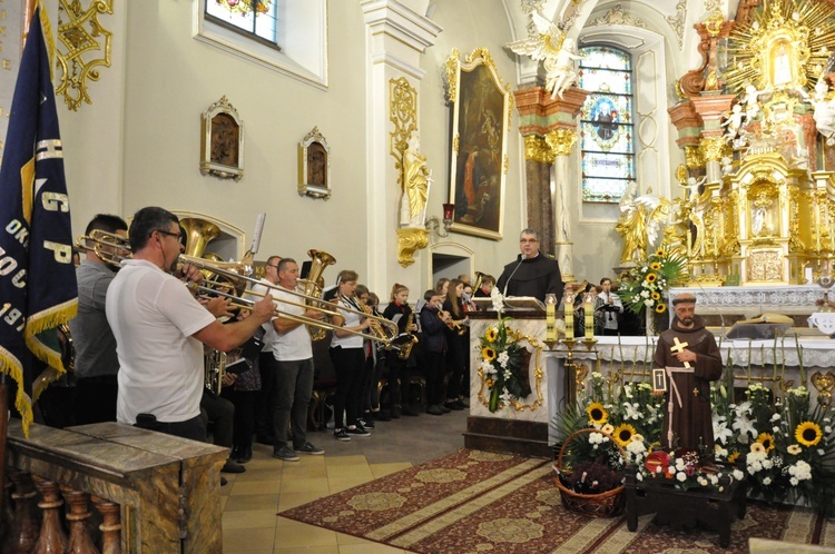 Pielgrzymka hodowców gołębi i orkiestr kalwaryjskich