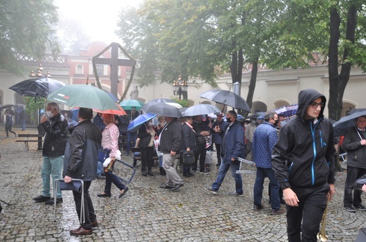 Pielgrzymka hodowców gołębi i orkiestr kalwaryjskich