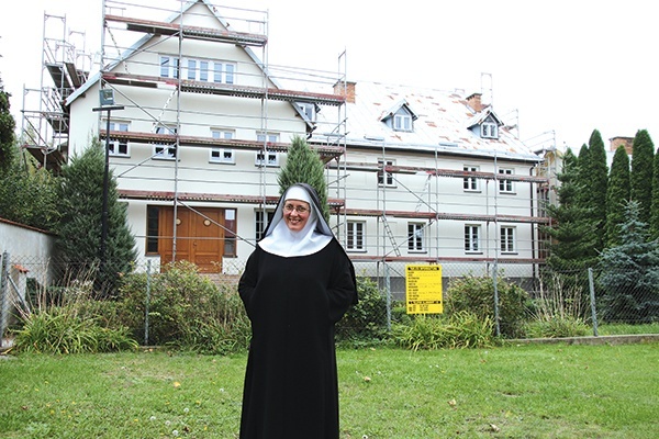 ▲	Siostra Miriam Pałasz, przełożona wspólnoty przy sanktuarium Matki Bożej Sierpeckiej, Pani Niezawodnej Nadziei.