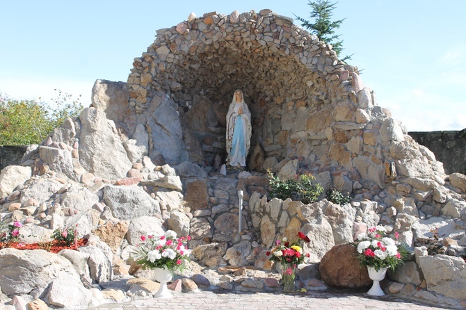 Matka Boża z Lourdes i Stygmaty św. Franciszka z Asyżu