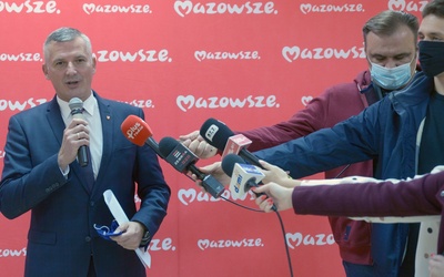 Certyfikaty potwierdzające wsparcie Samorządu Województwa Mazowieckiego wręczał Rafał Rajkowski.