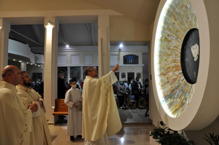 Ołtarz św. Faustyny w Prudniku