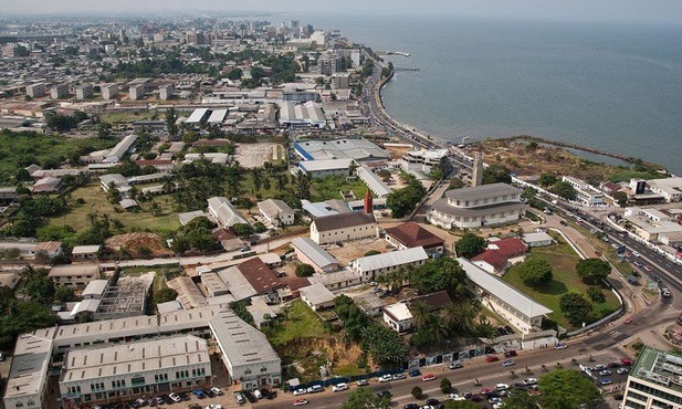 Gabon: powrót wiernych do kościołów