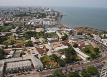 Gabon: powrót wiernych do kościołów