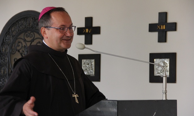 Bp Muskus: Odpowiedzialność i modlitwa to źródła nadziei w czasie pandemii