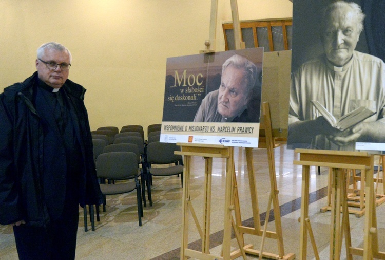 O ks. Marcelim Prawicy opowiadał ks. prof. Marek Jagodziński. Prelegent przed wystawą pt. "Moc w słabości się doskonali", dedykowaną misjonarzowi.