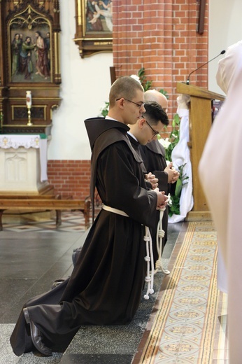 Śluby wieczyste braci franciszkanów na wrocławskich Karłowicach