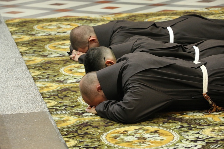 Śluby wieczyste braci franciszkanów na wrocławskich Karłowicach