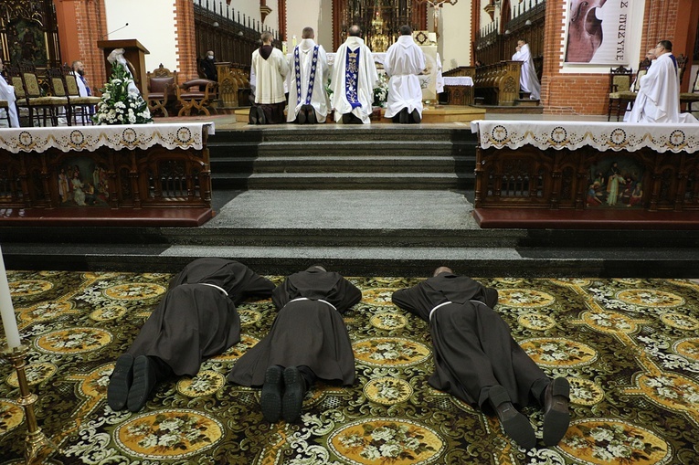 Śluby wieczyste braci franciszkanów na wrocławskich Karłowicach
