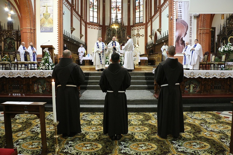 Śluby wieczyste braci franciszkanów na wrocławskich Karłowicach