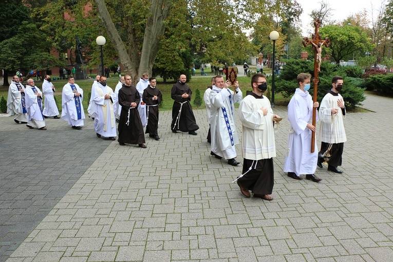 Śluby wieczyste braci franciszkanów na wrocławskich Karłowicach