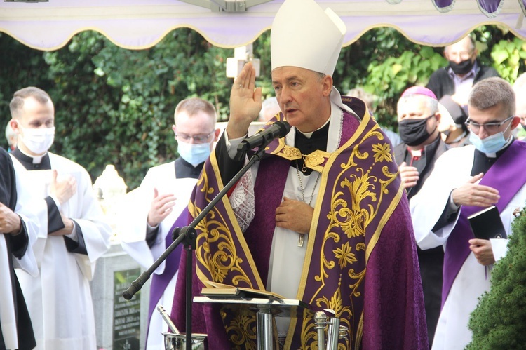 Tarnów. Pogrzeb śp. ks. prał. Adama Nowaka