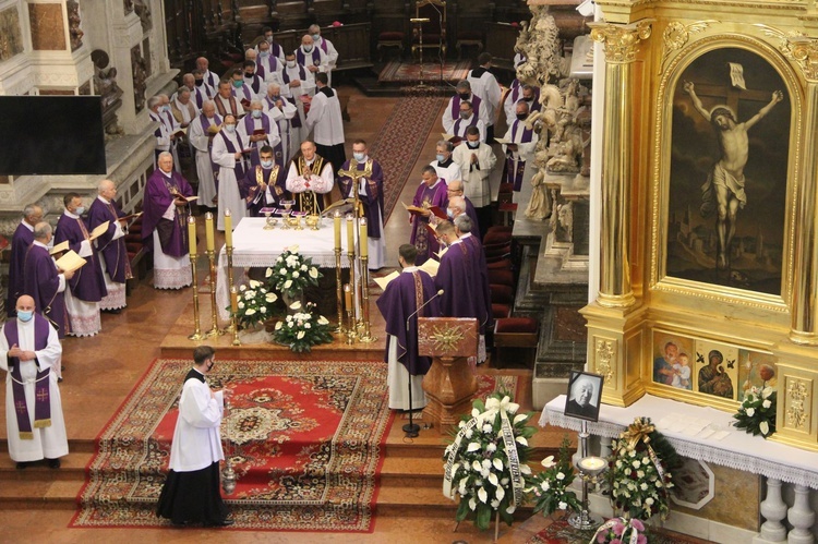 Tarnów. Pogrzeb śp. ks. prał. Adama Nowaka