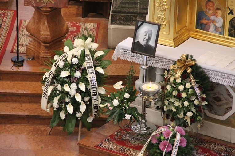 Tarnów. Pogrzeb śp. ks. prał. Adama Nowaka
