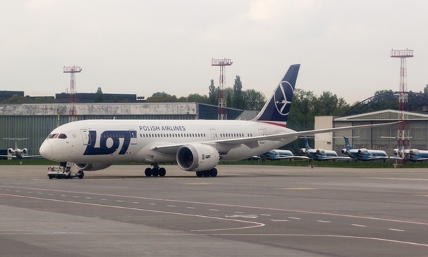 LOT-em zimą do blisko 60 miast