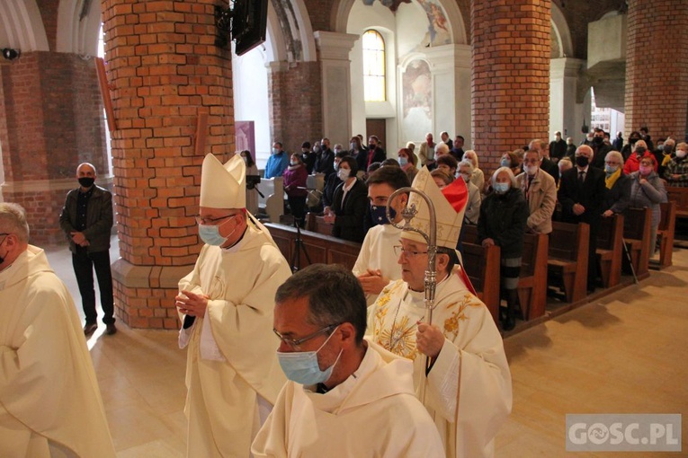 Modlitwa w intencji śp. ks. Janusza Malskiego w głogowskiej kolegiacie