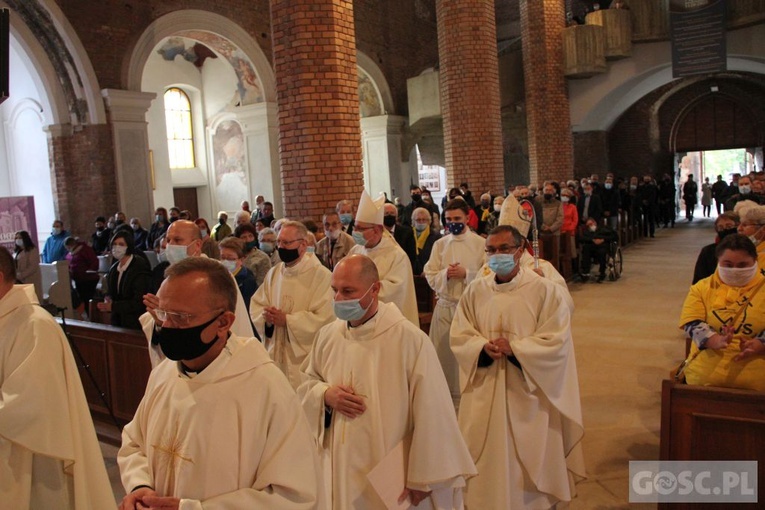 Modlitwa w intencji śp. ks. Janusza Malskiego w głogowskiej kolegiacie