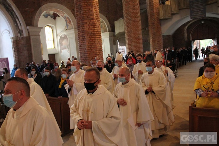 Modlitwa w intencji śp. ks. Janusza Malskiego w głogowskiej kolegiacie