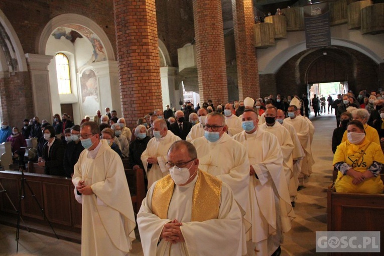 Modlitwa w intencji śp. ks. Janusza Malskiego w głogowskiej kolegiacie
