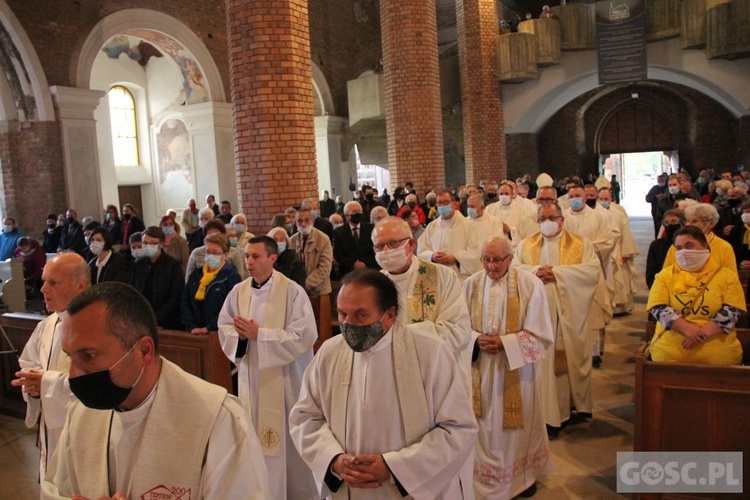 Modlitwa w intencji śp. ks. Janusza Malskiego w głogowskiej kolegiacie