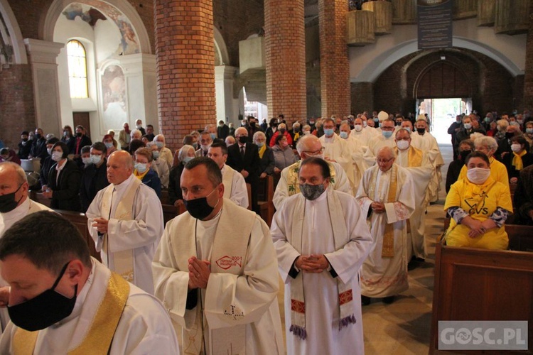 Modlitwa w intencji śp. ks. Janusza Malskiego w głogowskiej kolegiacie