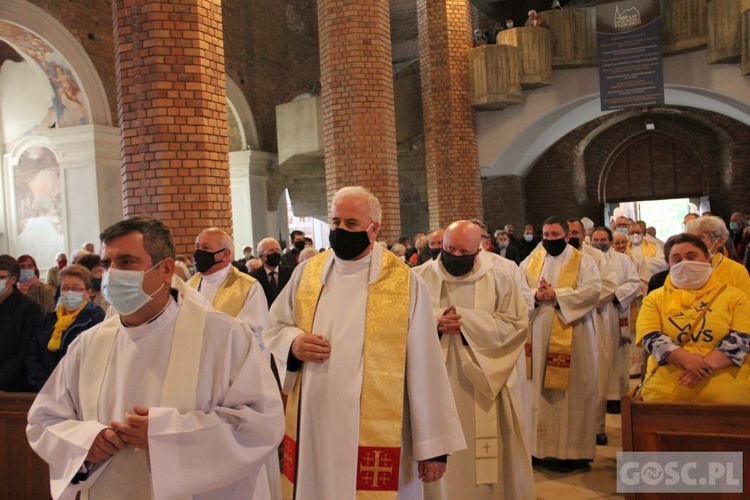 Modlitwa w intencji śp. ks. Janusza Malskiego w głogowskiej kolegiacie