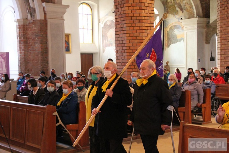 Modlitwa w intencji śp. ks. Janusza Malskiego w głogowskiej kolegiacie
