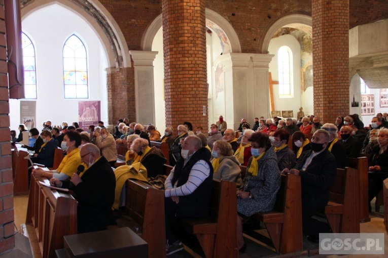 Modlitwa w intencji śp. ks. Janusza Malskiego w głogowskiej kolegiacie