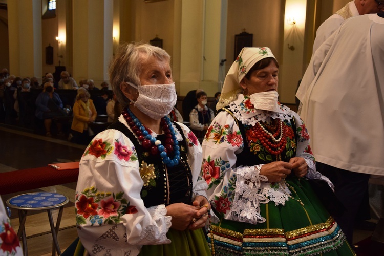 Pielgrzymka Kół Żywego Różańca do Domaniewic