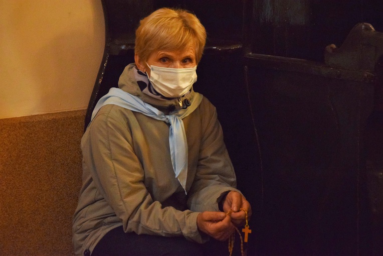 Pielgrzymka Kół Żywego Różańca do Domaniewic