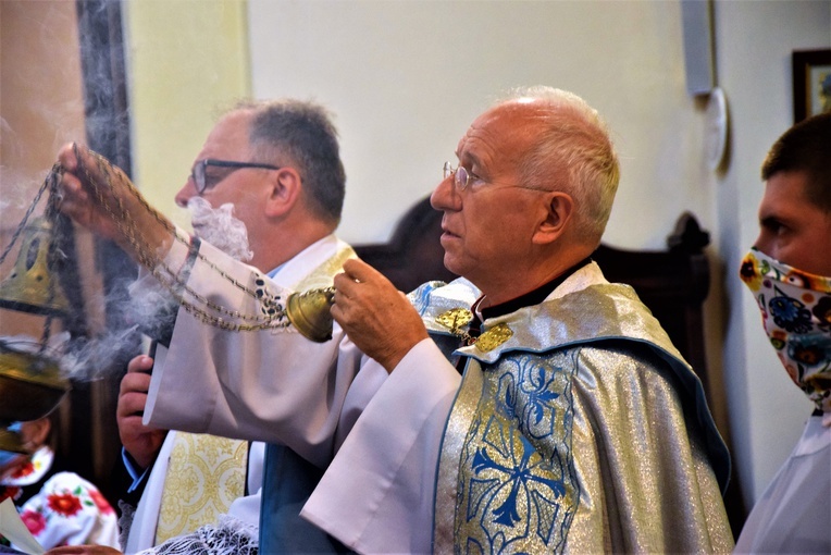 Pielgrzymka Kół Żywego Różańca do Domaniewic