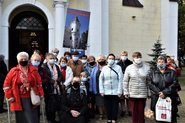 Pielgrzymka Kół Żywego Różańca do Domaniewic